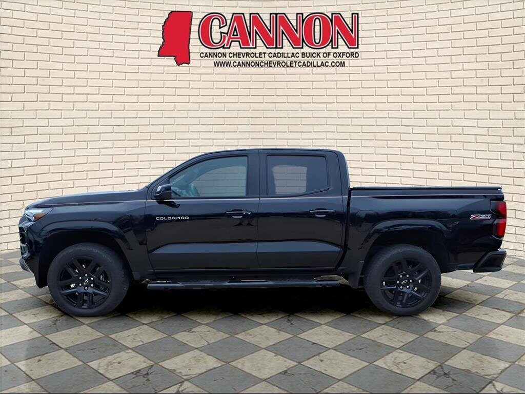 2025 Chevrolet Colorado Z71 photo 2