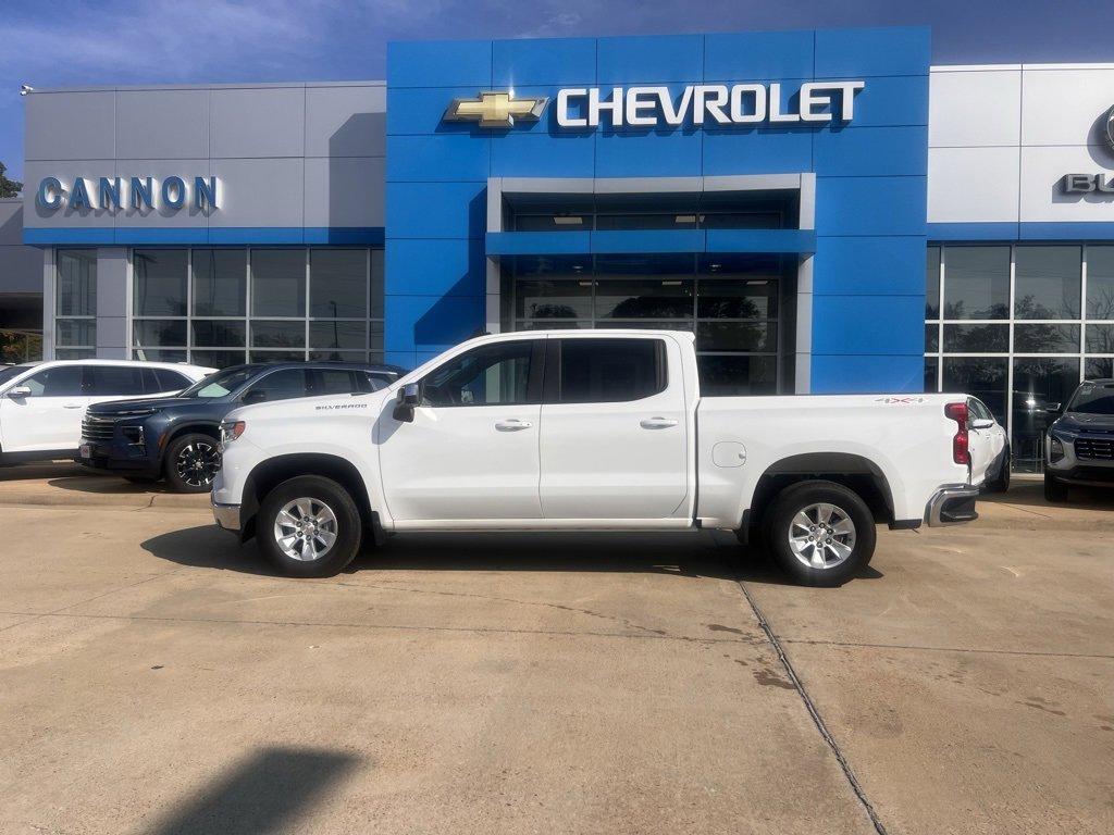 2025 Chevrolet Silverado 1500 LT photo 2