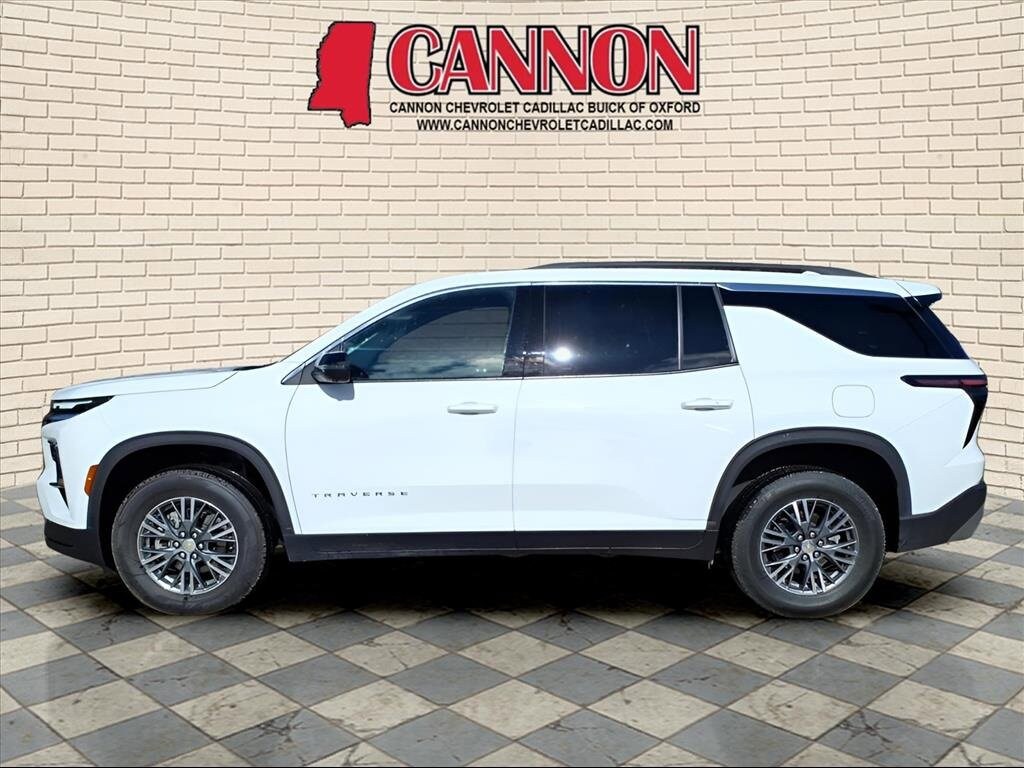 Used 2024 Chevrolet Traverse LT SUV