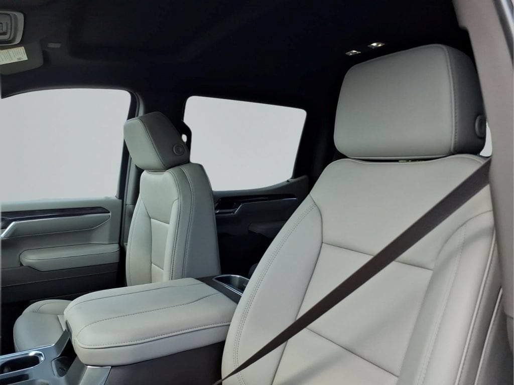 2026 Chevrolet Silverado 1500 LTZ - Photo 15