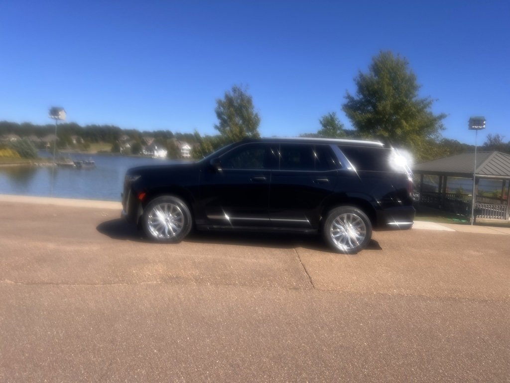 2023 Cadillac Escalade Premium Luxury photo 2