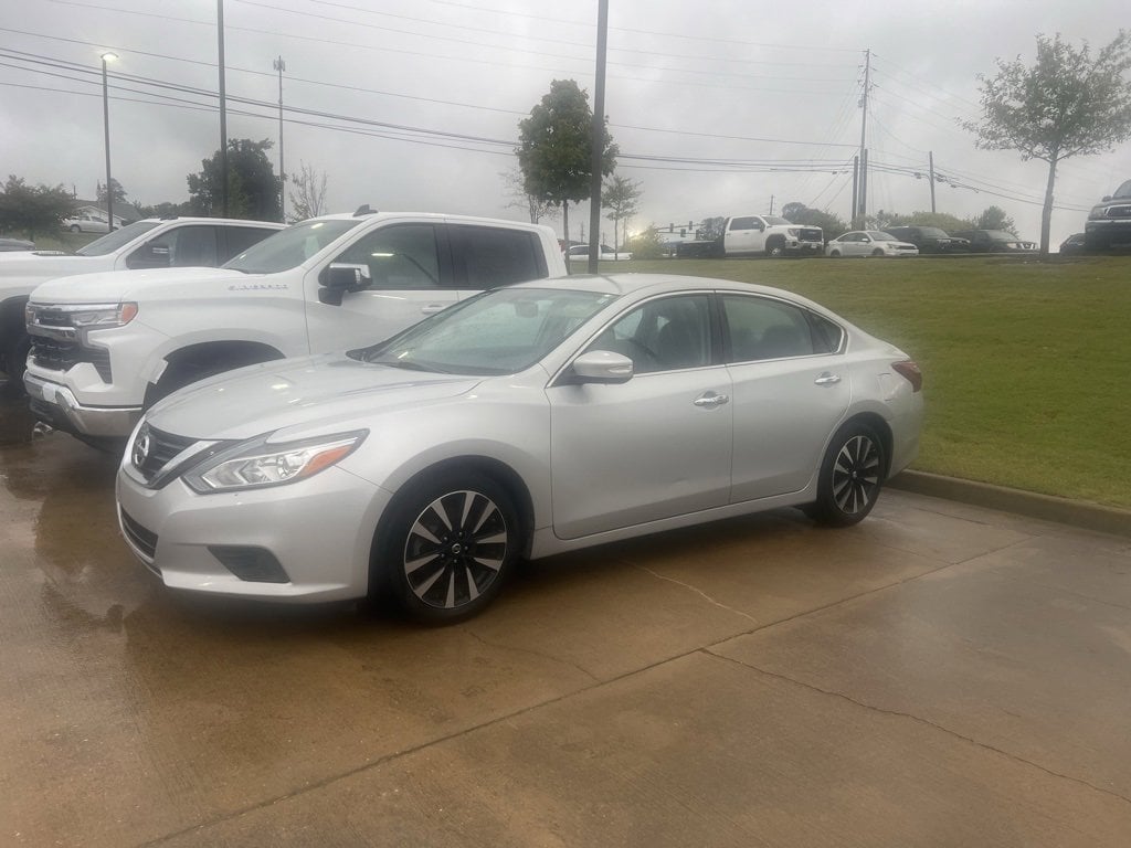 Used 2018 Nissan Altima SL with VIN 1N4AL3AP9JC179539 for sale in Oxford, MS