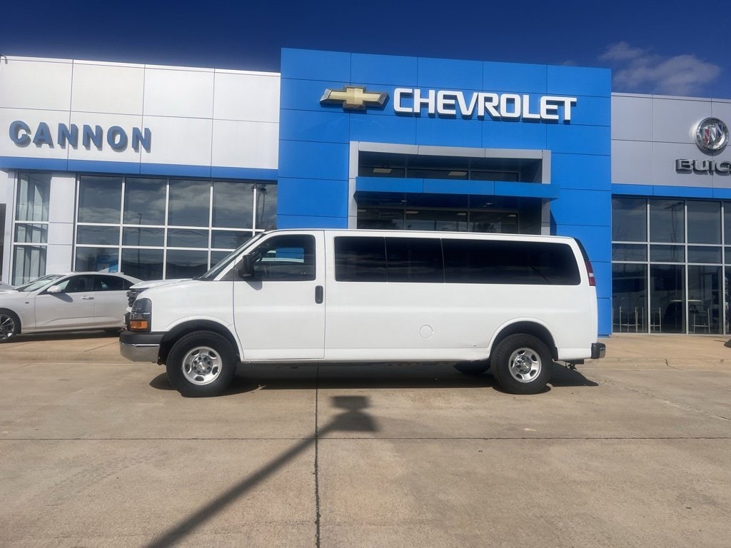 Used 2021 Chevrolet Express Passenger LT with VIN 1GAZGPF78M1258954 for sale in Oxford, MS