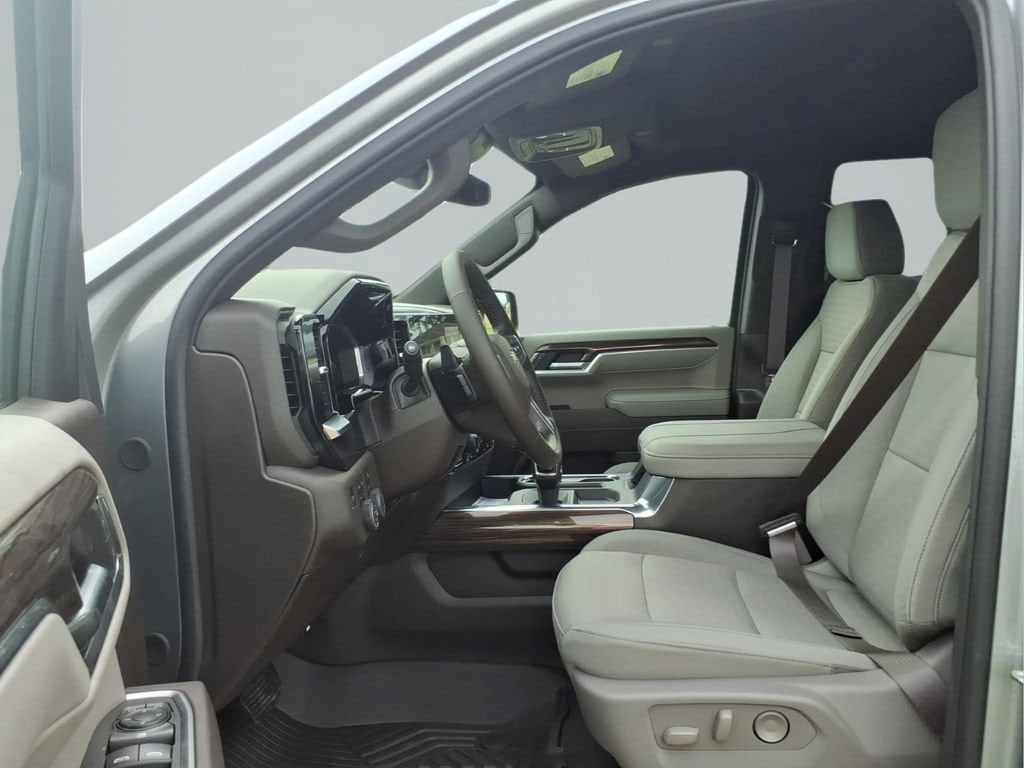 2026 Chevrolet Silverado 1500 LT - Photo 14