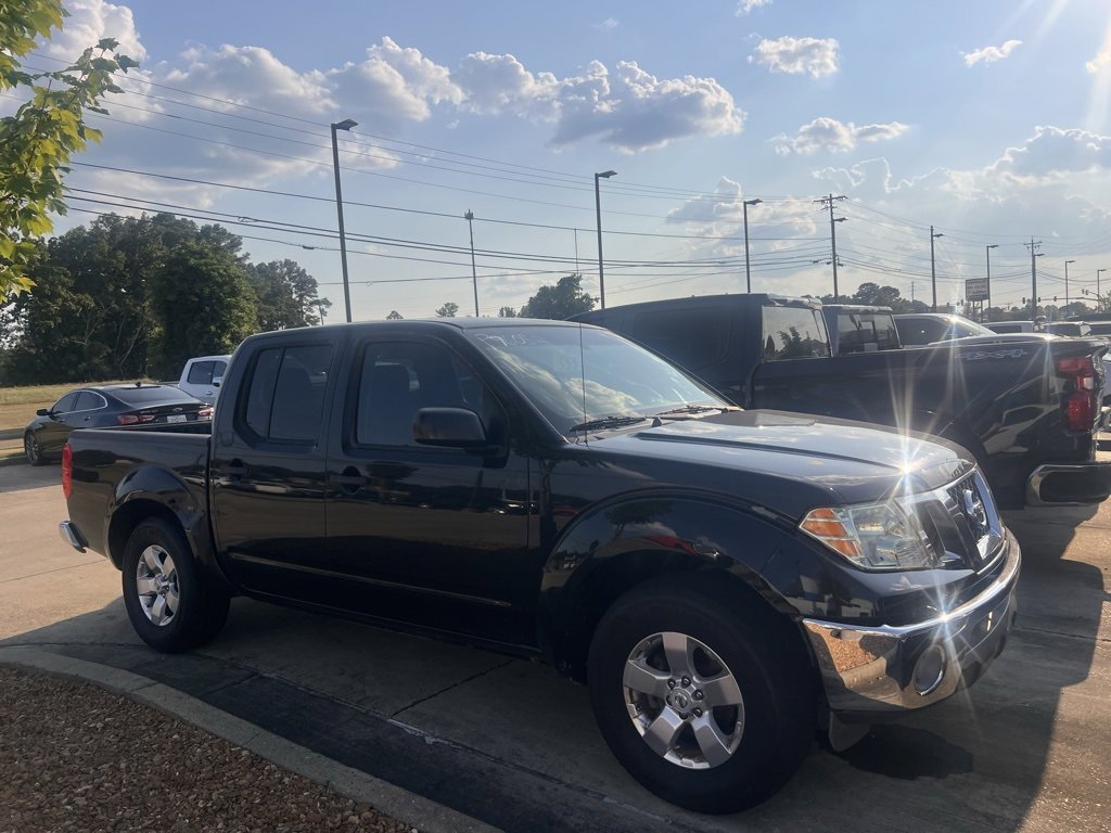 2010 Nissan Frontier SE photo 2