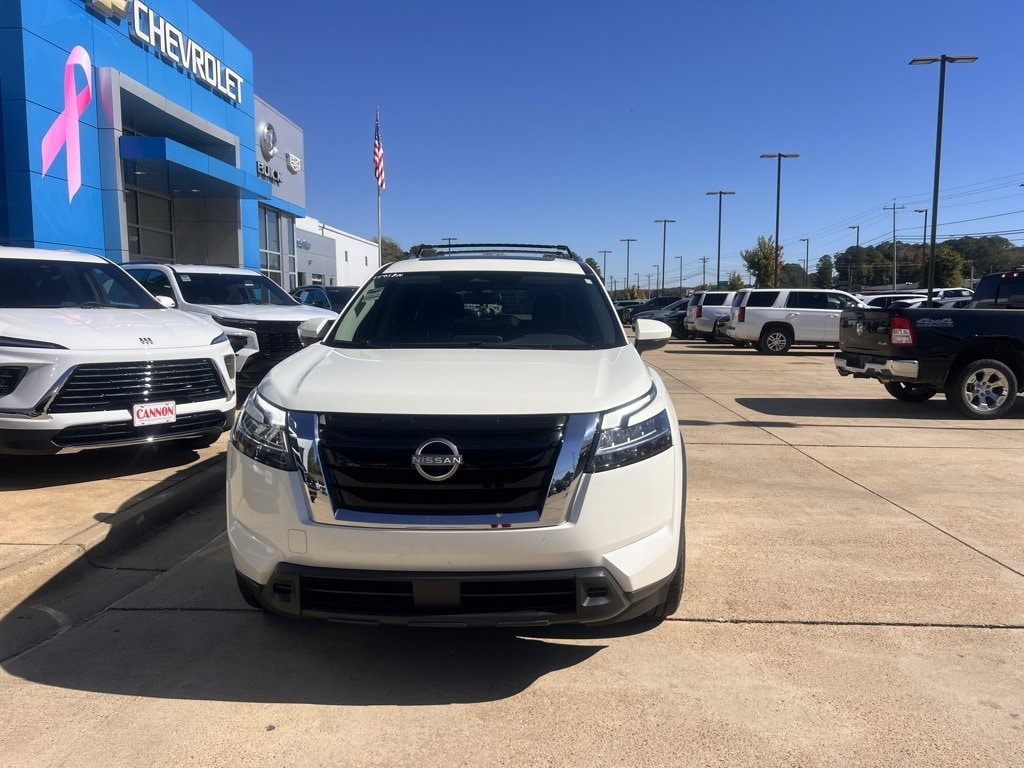 Used 2022 Nissan Pathfinder SV