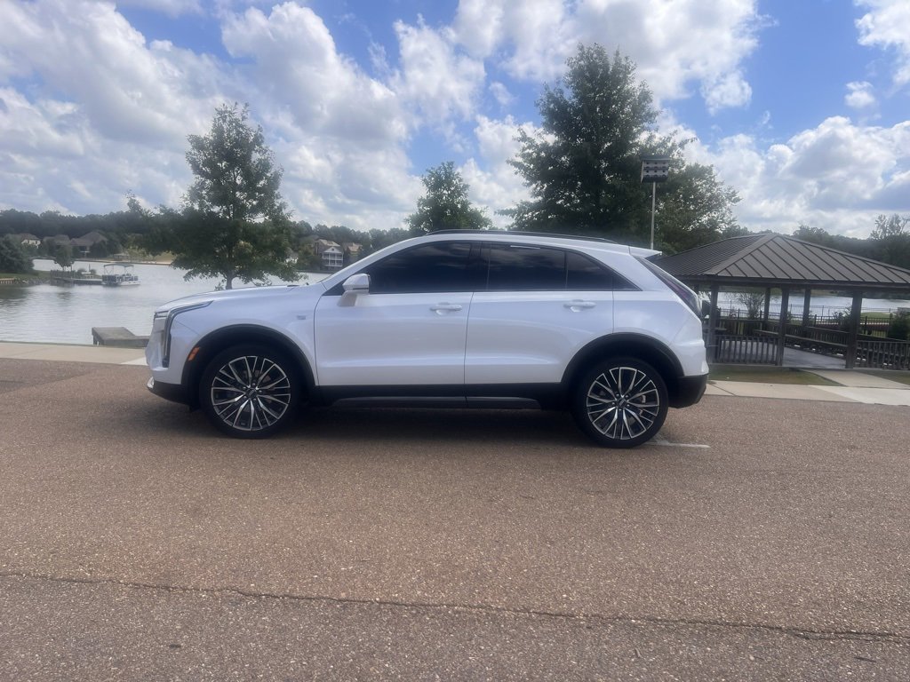 2024 Cadillac XT4 Sport photo 3