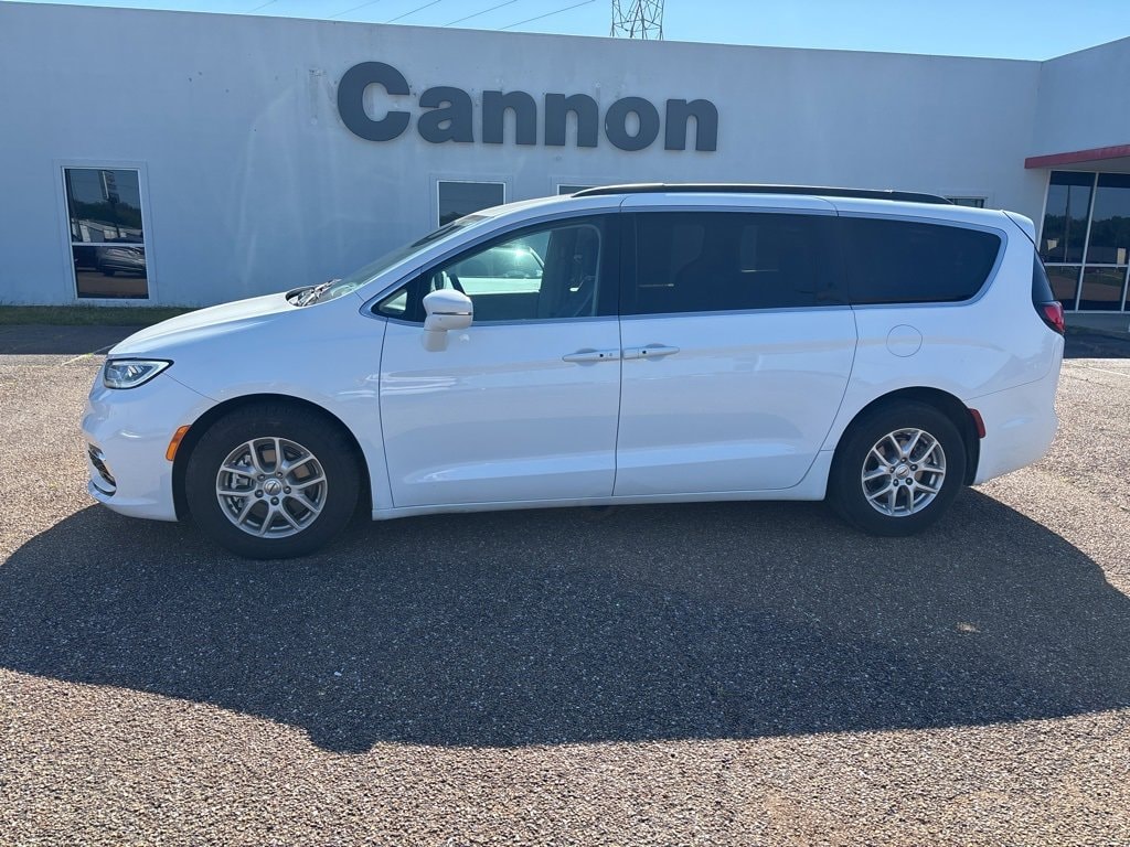 Used 2022 Chrysler Pacifica Touring L with VIN 2C4RC1BG6NR199115 for sale in West Point, MS