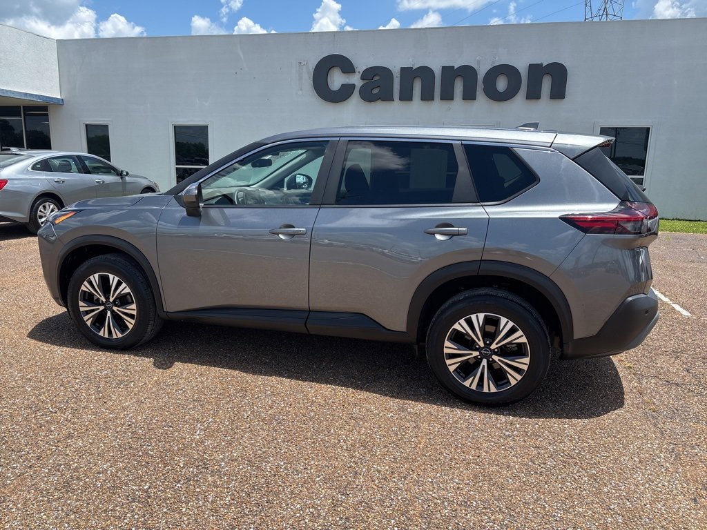 2023 Nissan Rogue SV photo 3