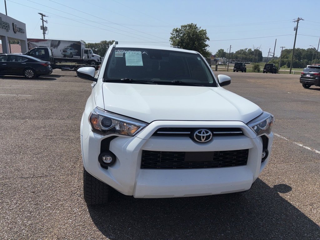 2023 Toyota 4Runner SR5 photo 3