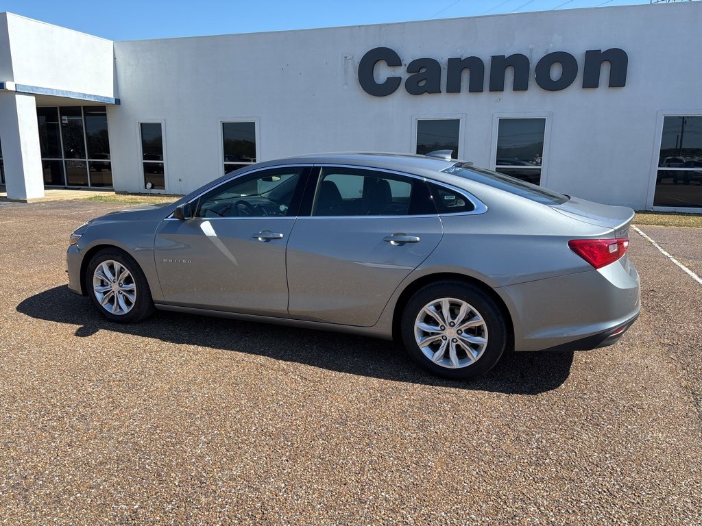 2024 Chevrolet Malibu 1LT photo 2
