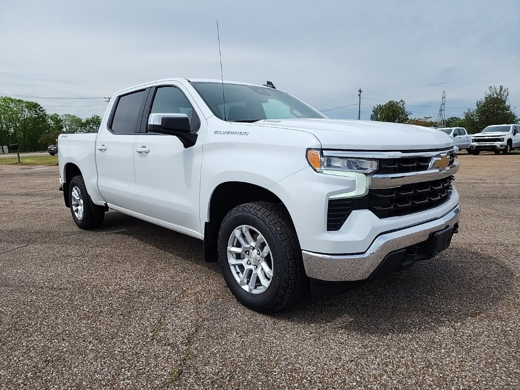 Used 2022 Chevrolet Silverado 1500 LT with VIN 3GCUDDET2NG635904 for sale in West Point, MS