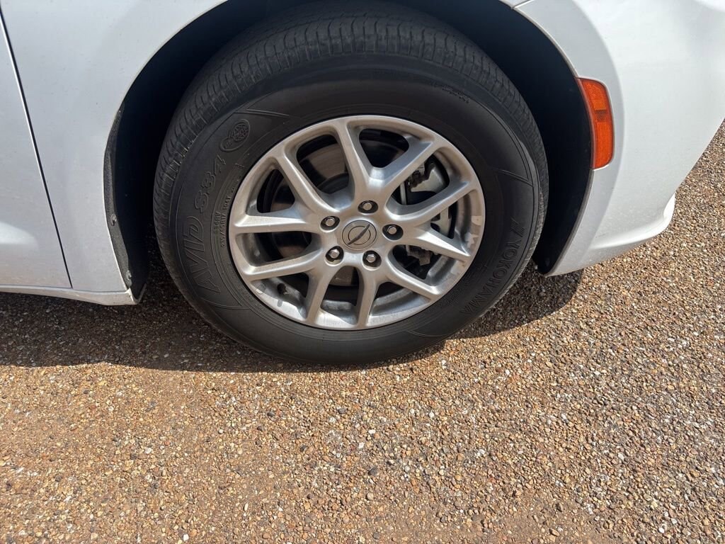 Used 2023 Chrysler Pacifica Touring L Van Passenger Van