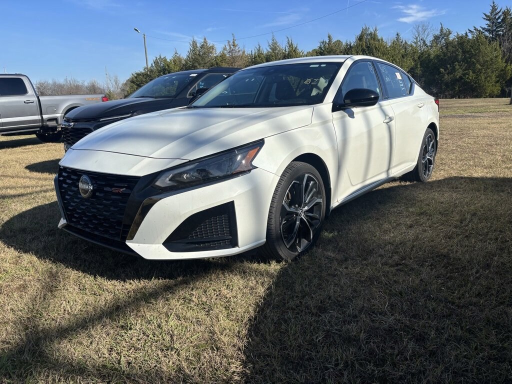 Used 2025 Nissan Altima SR Sedan
