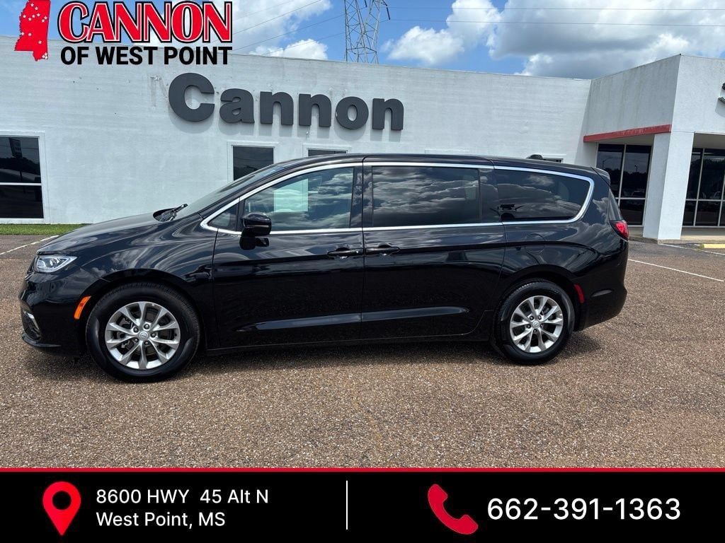 Used 2026 Chrysler Pacifica Limited Van Passenger Van