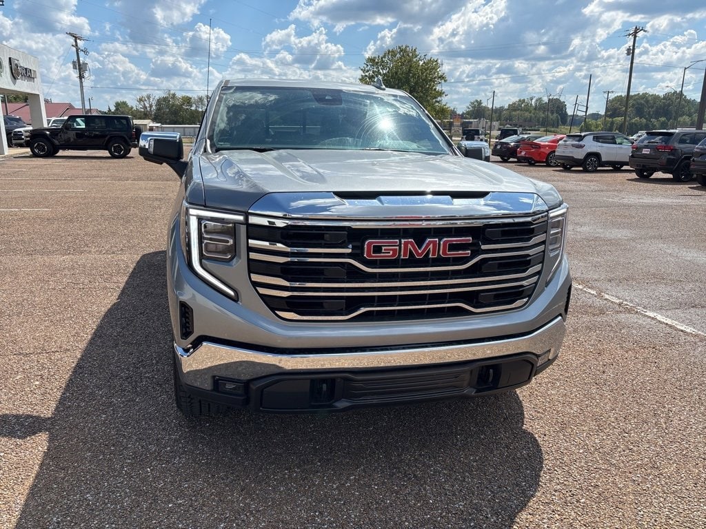 New 2025 GMC Sierra 1500 SLT Truck