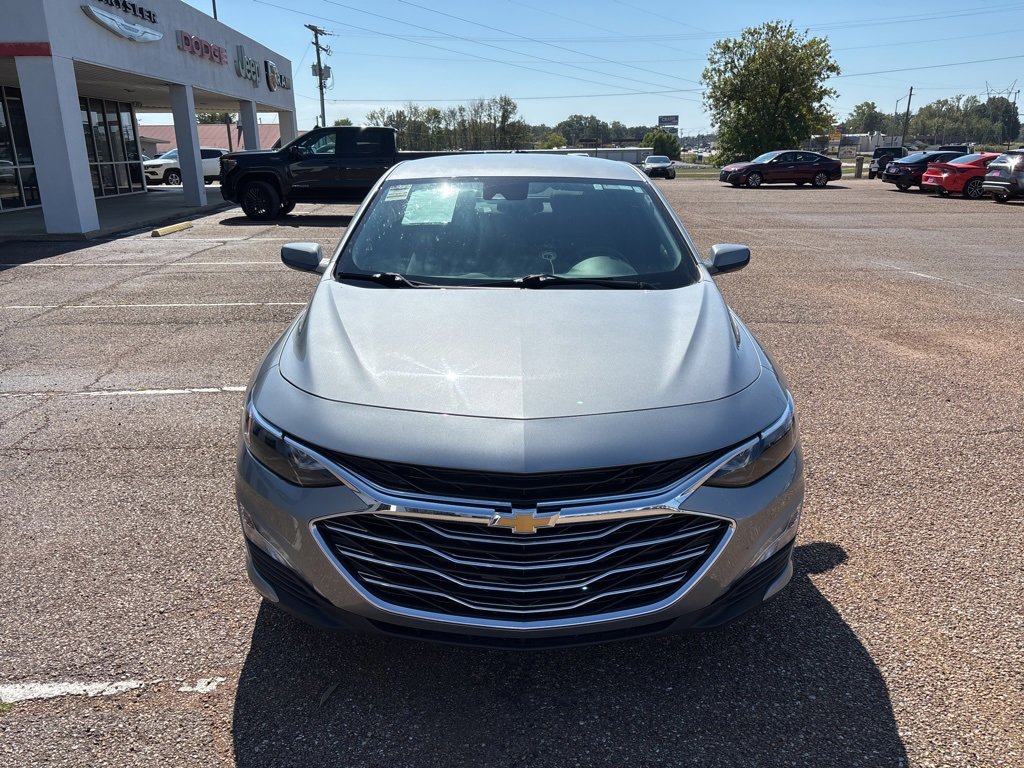 2024 Chevrolet Malibu 1LT photo 3