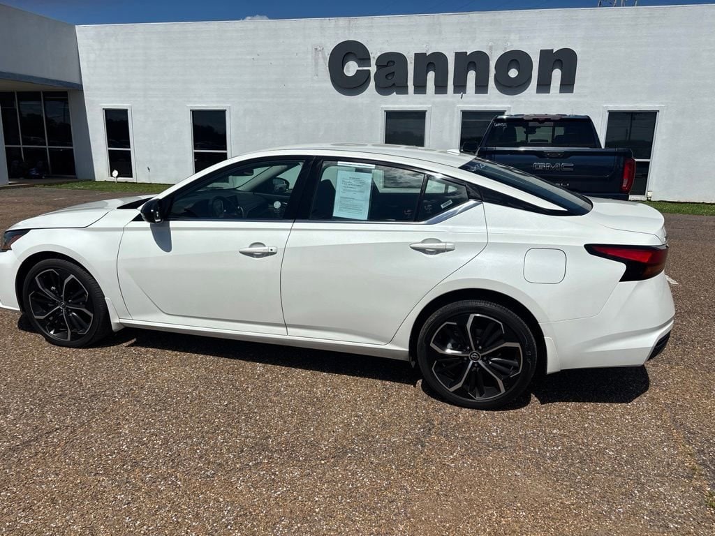 Used 2025 Nissan Altima SR Sedan