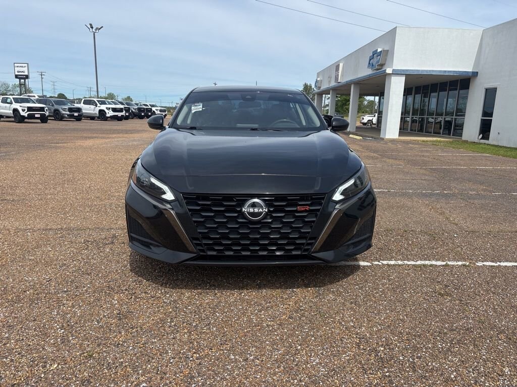 Used 2024 Nissan Altima 2.5 SR Sedan