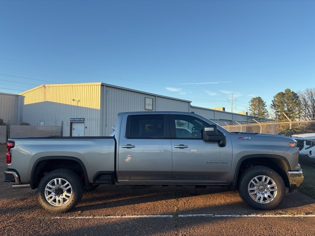 2026 Chevrolet Silverado HD LT's photo