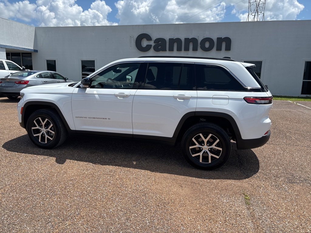 2024 Jeep Grand Cherokee Limited photo 3