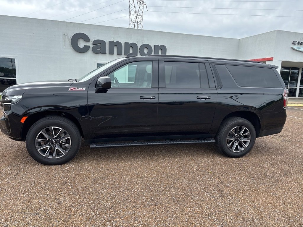 Used 2023 Chevrolet Suburban Z71 with VIN 1GNSKDKD2PR221218 for sale in West Point, MS