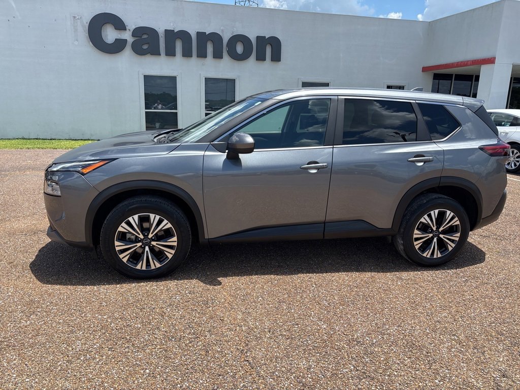 2023 Nissan Rogue SV photo 2