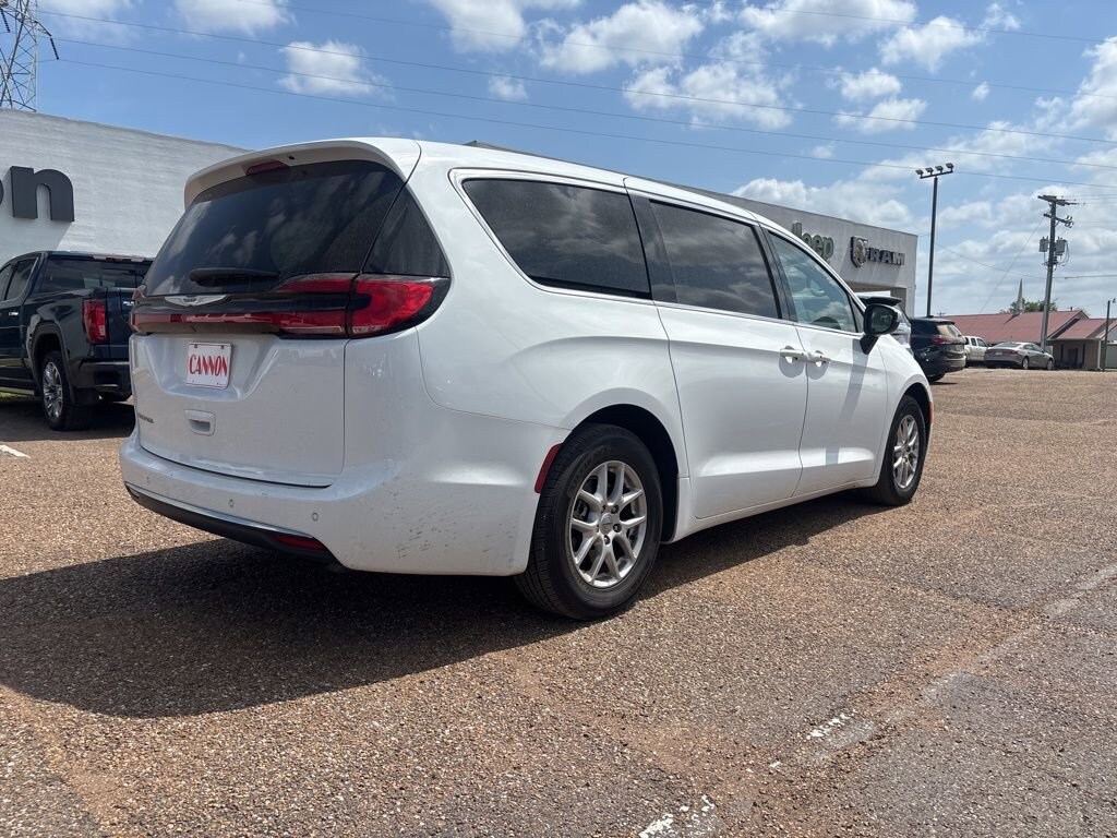 Used 2023 Chrysler Pacifica Touring L Van Passenger Van