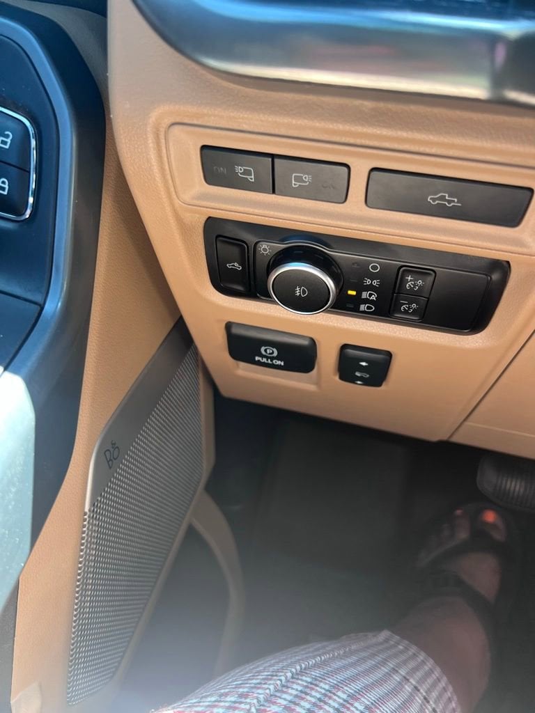 2023 Ford F-150 Lariat - Photo 12