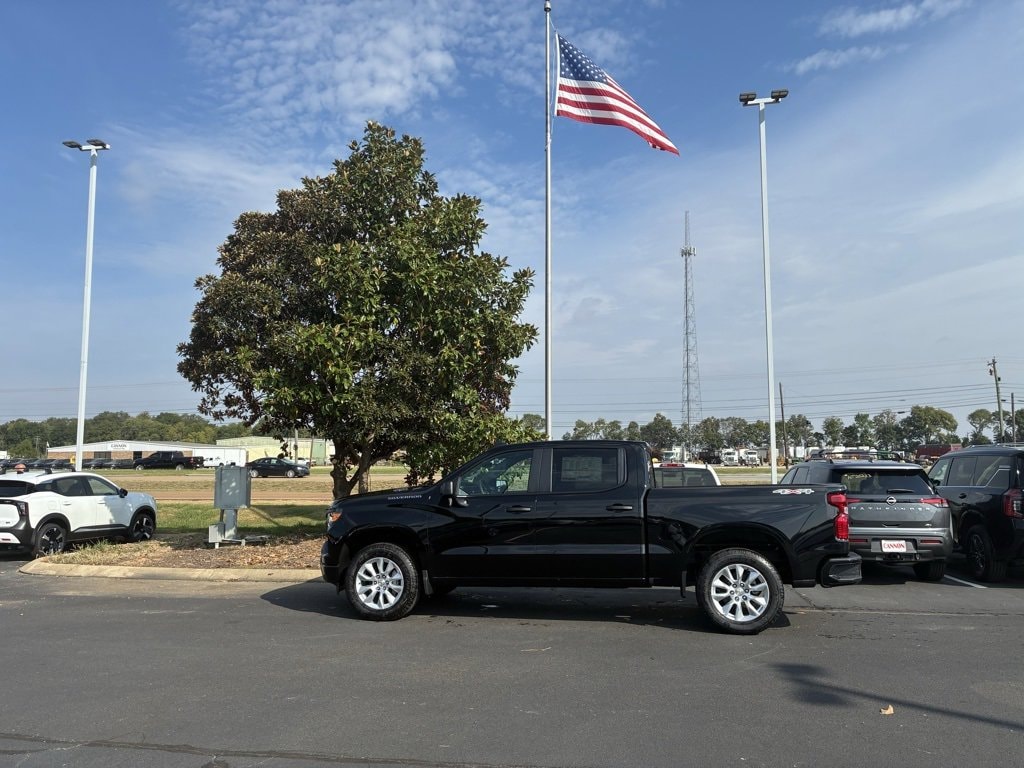 New 2025 Chevrolet Silverado 1500 Custom Truck