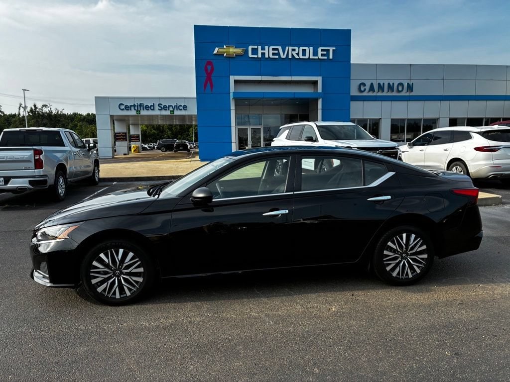Used 2025 Nissan Altima SV