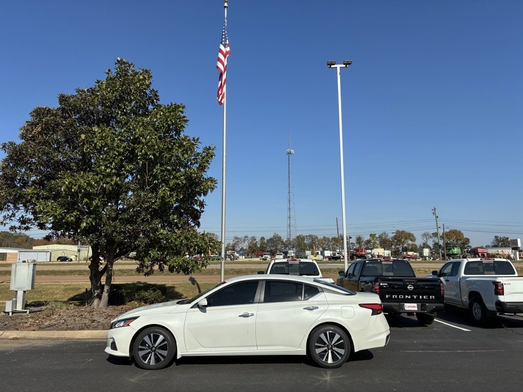 2021 Nissan Altima SV's photo
