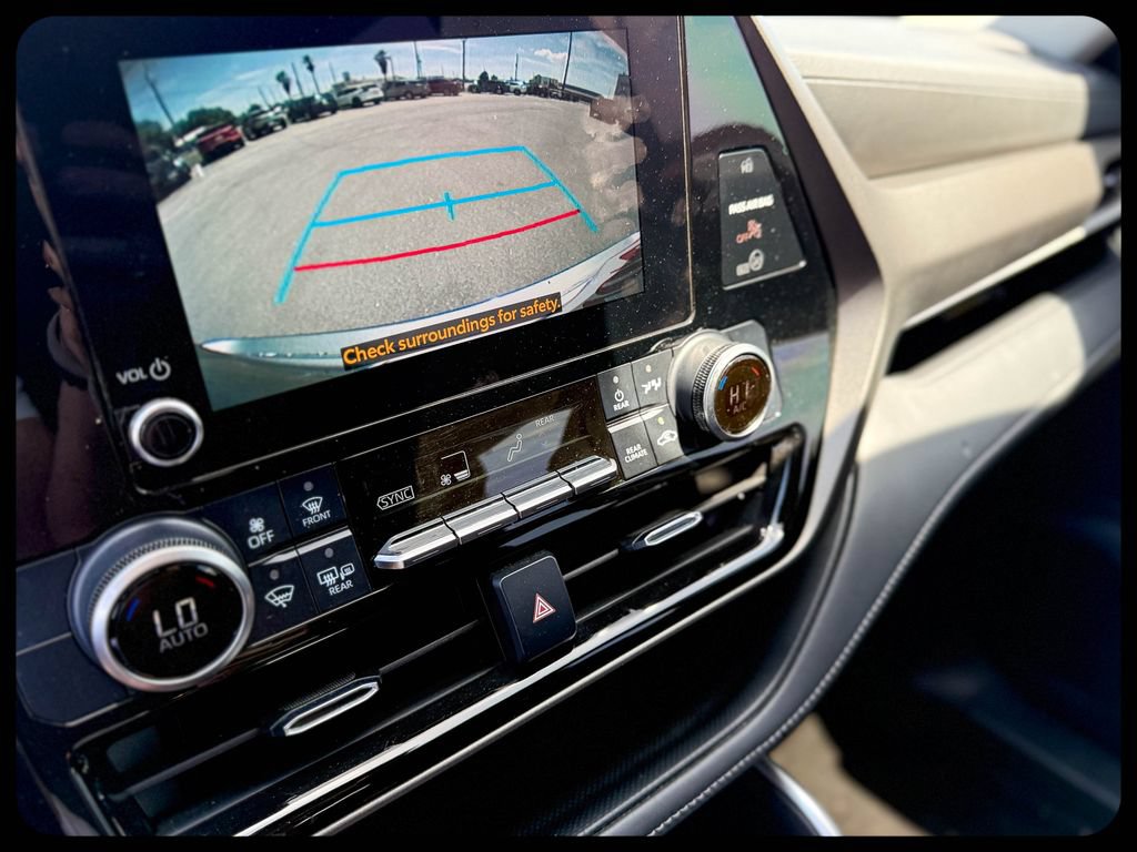 2023 Toyota Highlander L - Photo 24