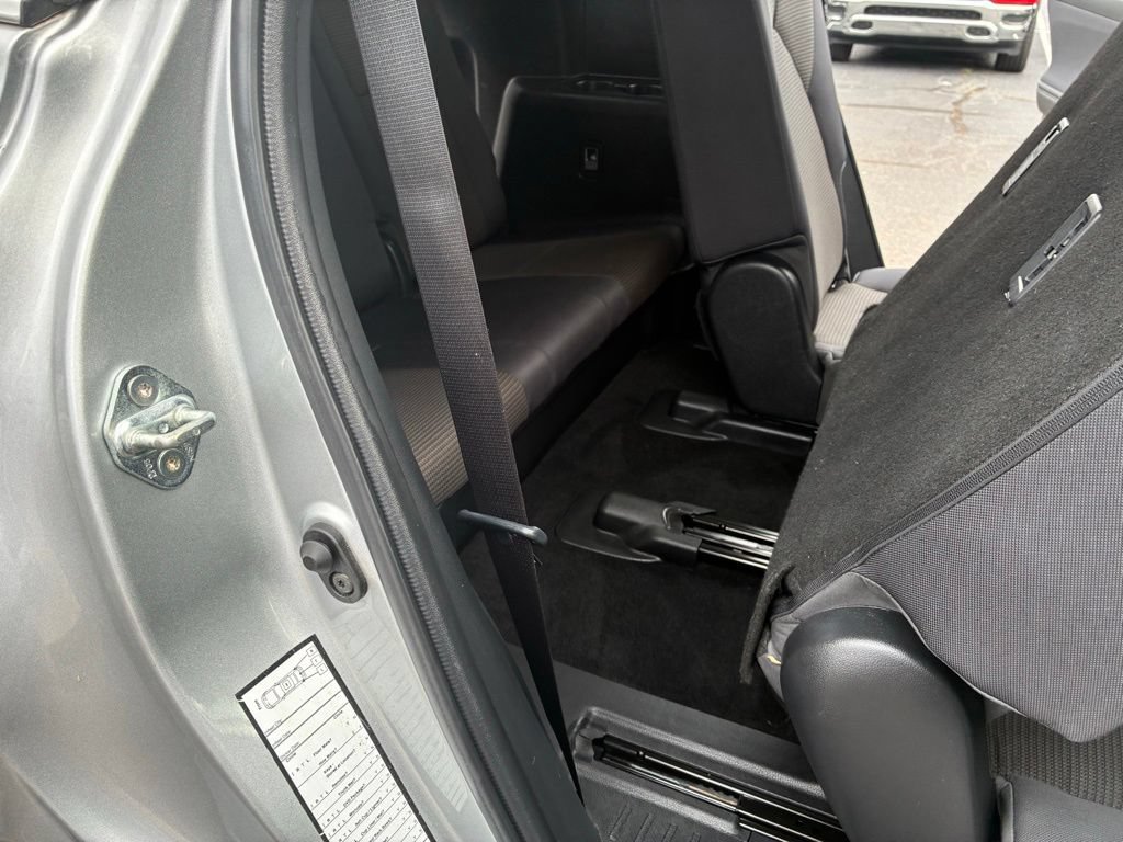 2023 Toyota Highlander L - Photo 16