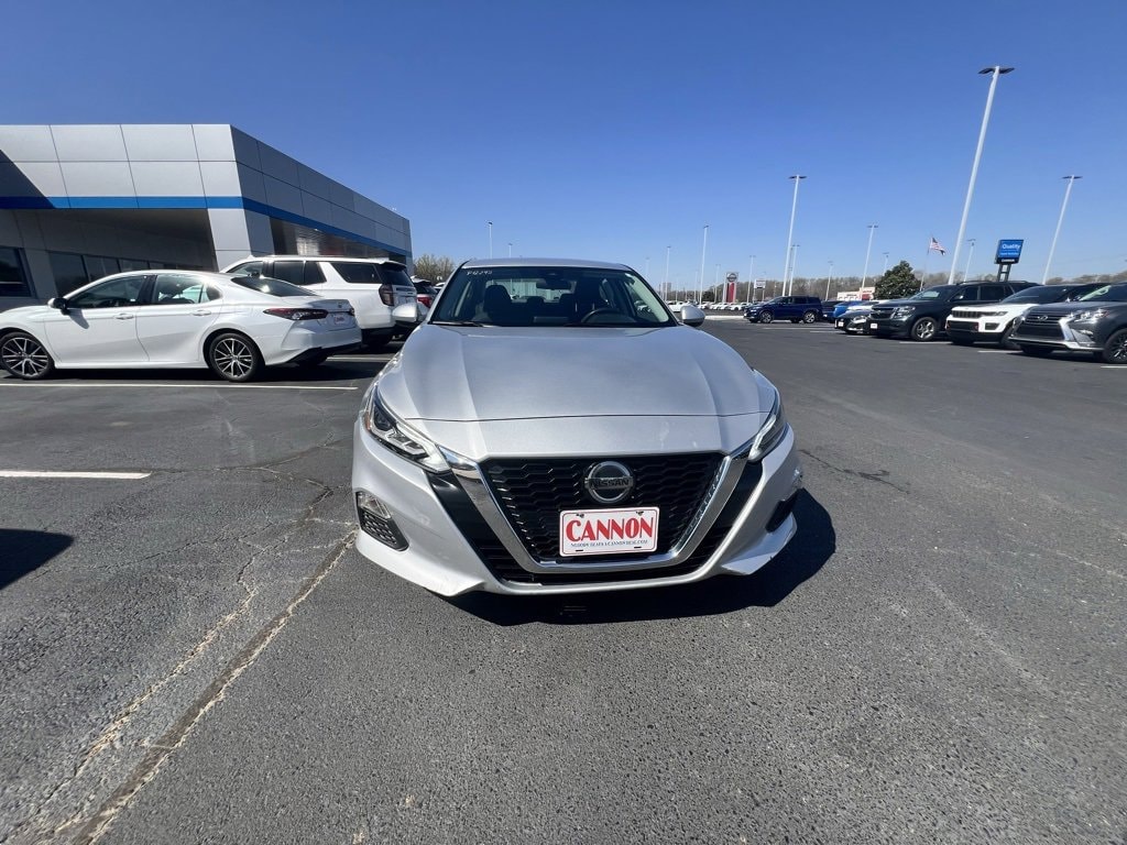 Used 2022 Nissan Altima SV with VIN 1N4BL4DV4NN320242 for sale in Greenwood, MS