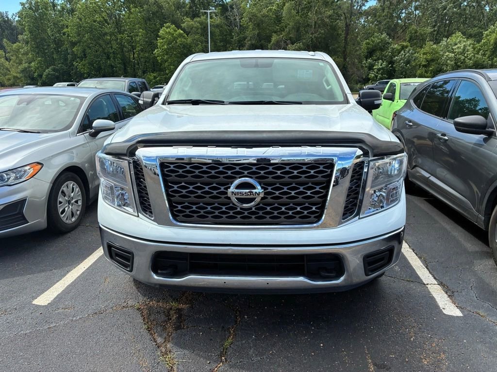 Used 2017 Nissan Titan SV with VIN 1N6AA1EJ7HN537582 for sale in Greenwood, MS