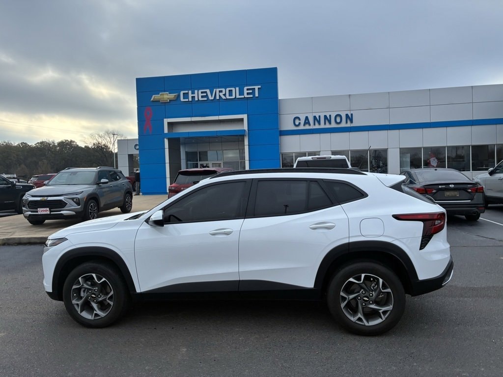 Used 2024 Chevrolet Trax LT SUV