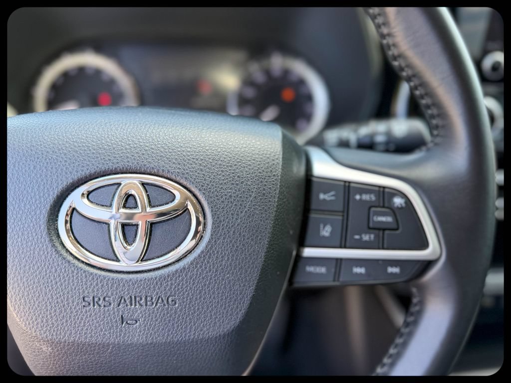 2023 Toyota Highlander L - Photo 25