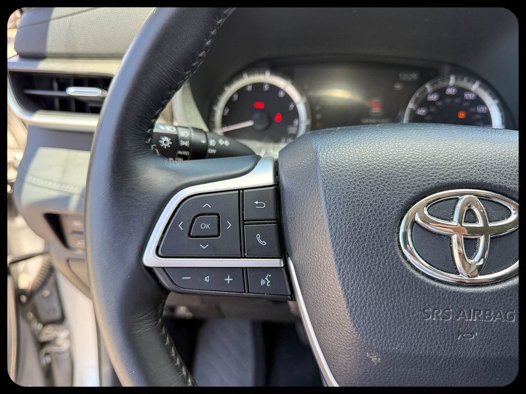2023 Toyota Highlander L - Photo 26