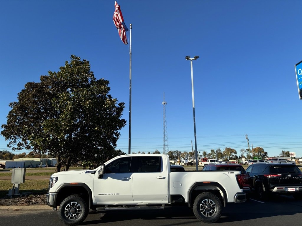 2024 GMC Sierra 2500HD SLE's photo