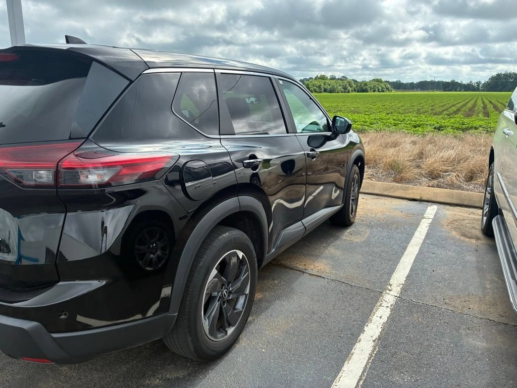 Used 2024 Nissan Rogue SV
