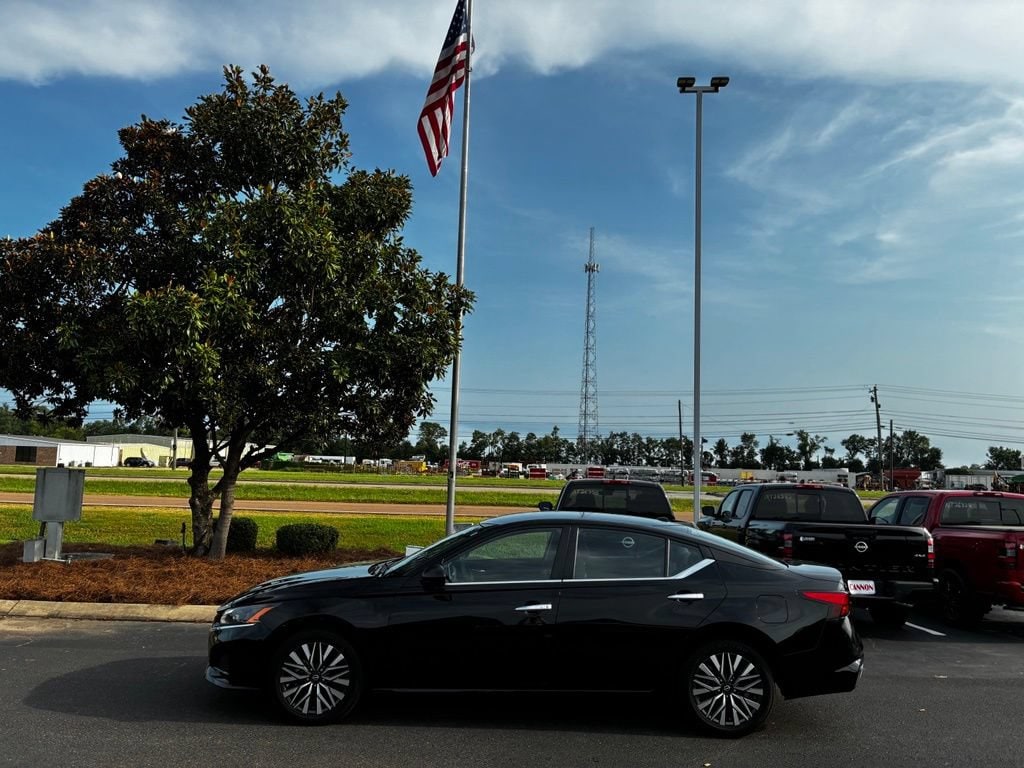 Used 2025 Nissan Altima SV