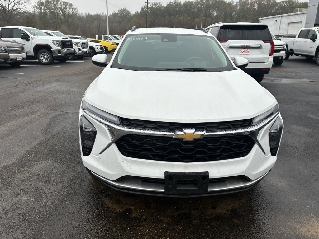 Used 2024 Chevrolet Trax LT SUV