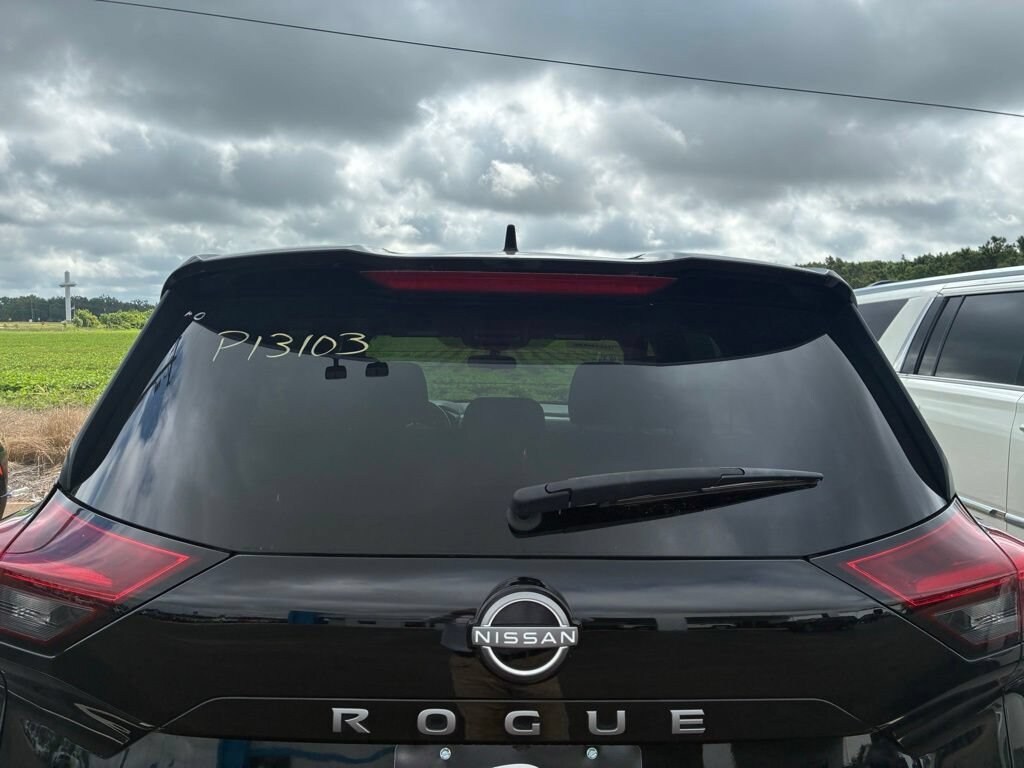 Used 2024 Nissan Rogue SV