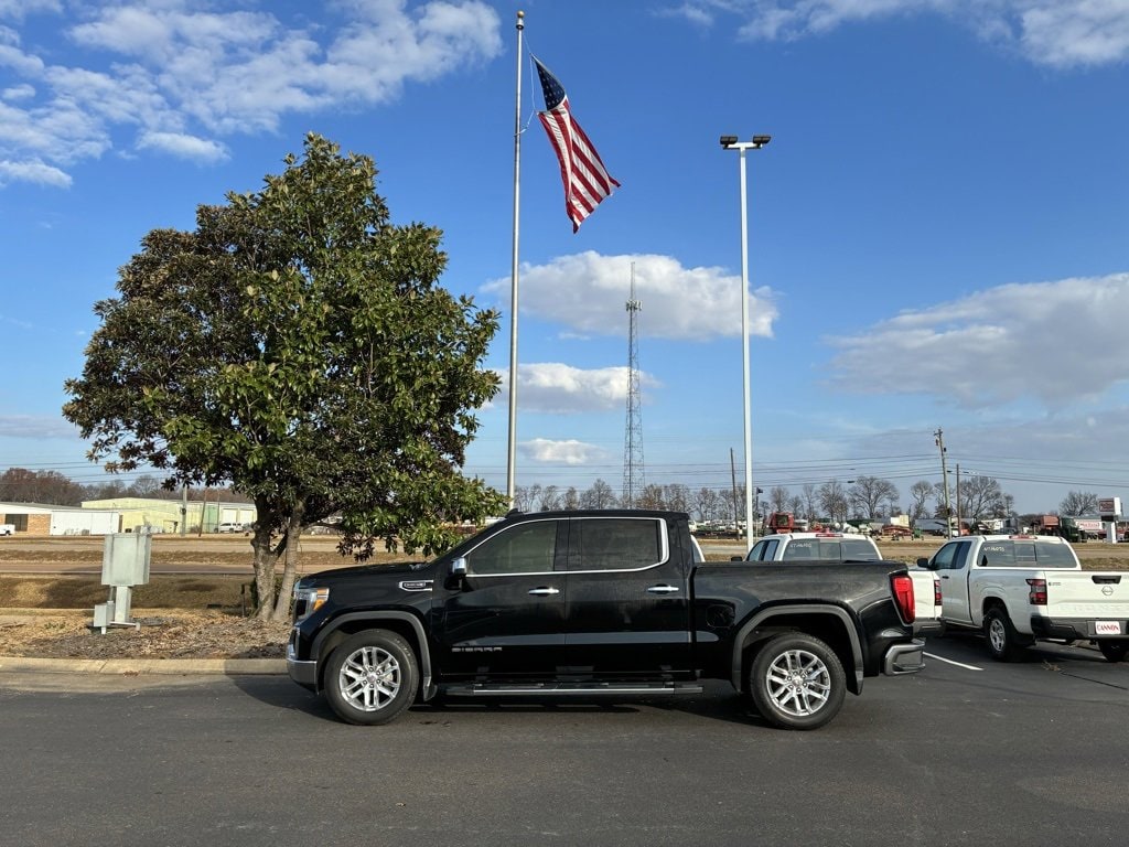 2019 GMC Sierra 1500 SLT's photo