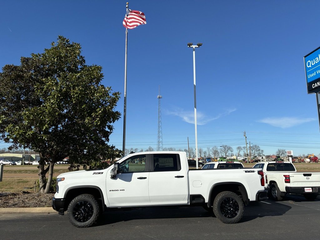 2026 Chevrolet Silverado HD LT's photo
