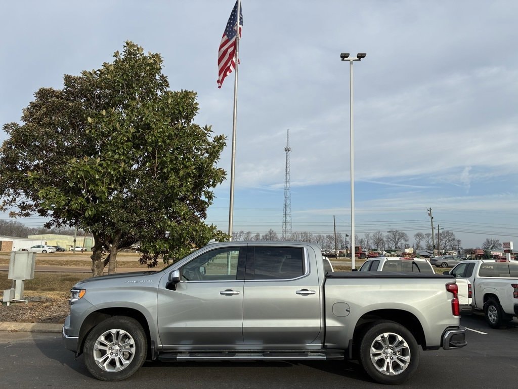 2024 Chevrolet Silverado 1500 LTZ's photo
