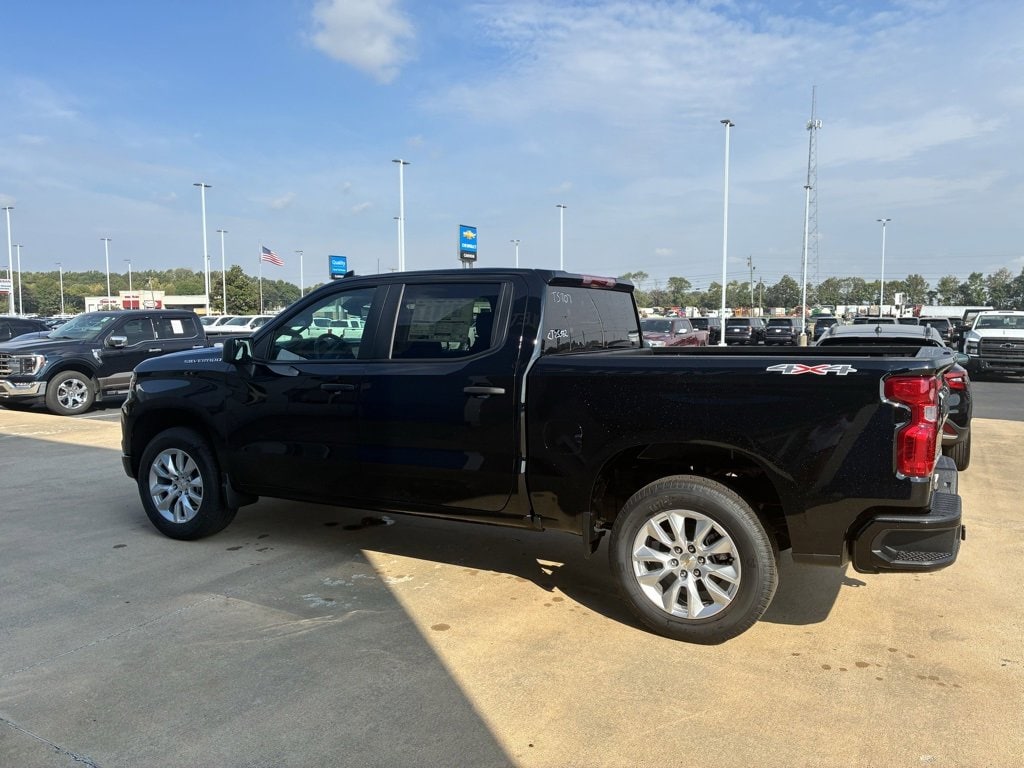 New 2025 Chevrolet Silverado 1500 Custom Truck
