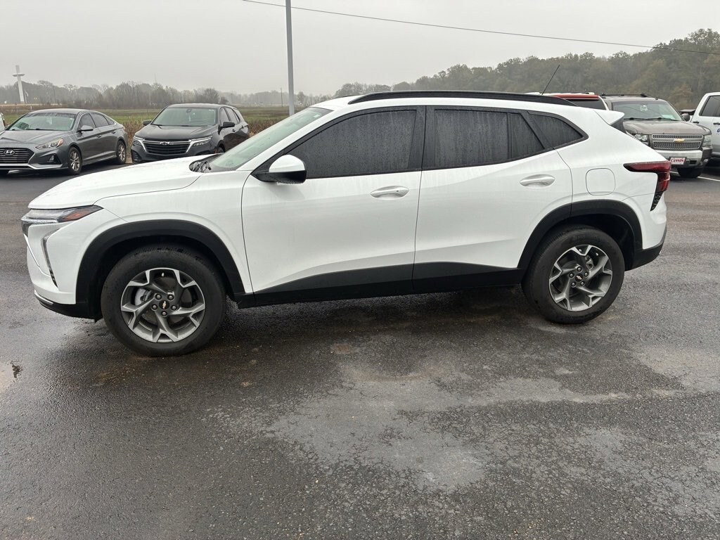 Used 2024 Chevrolet Trax LT SUV