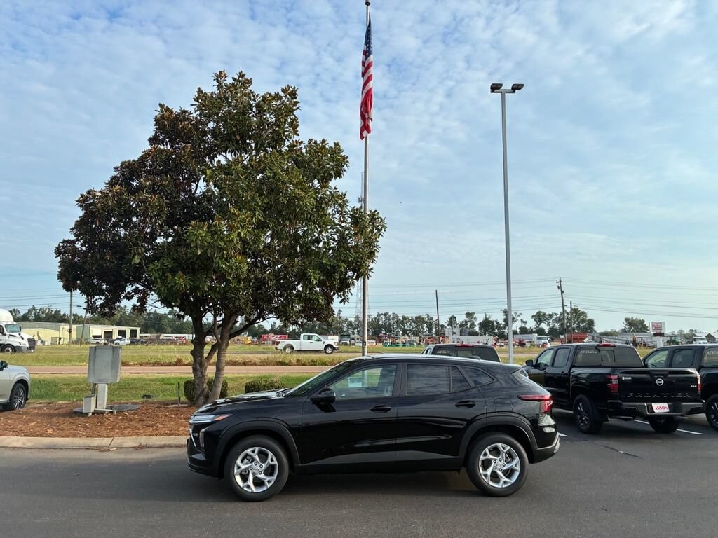 New 2026 Chevrolet Trax LS SUV